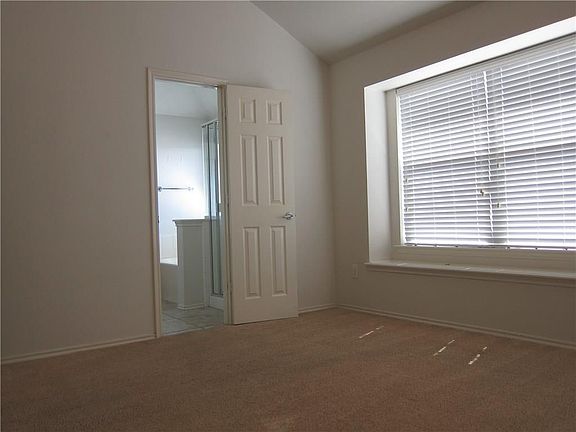 4th image of 2309 Parkview Dr