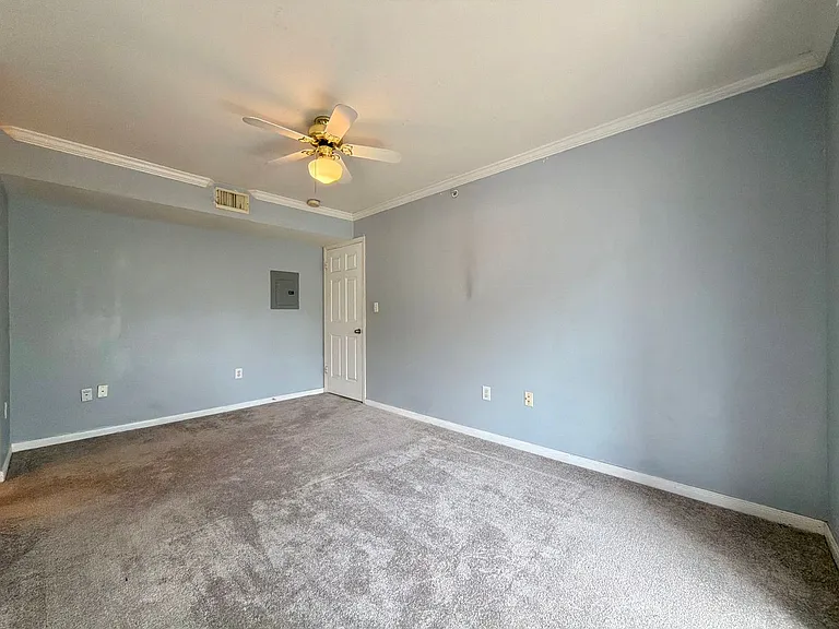 501 W 26th St #321 — Photo 8