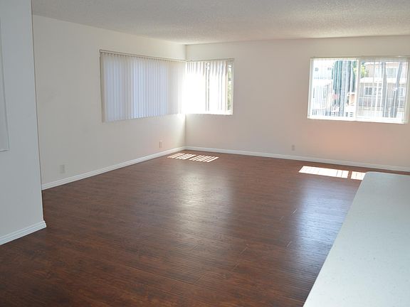 2nd image of 1441 Manhattan Beach Blvd #U2