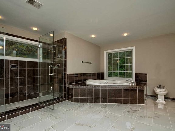 5th image of 5789 Ladues End Ct