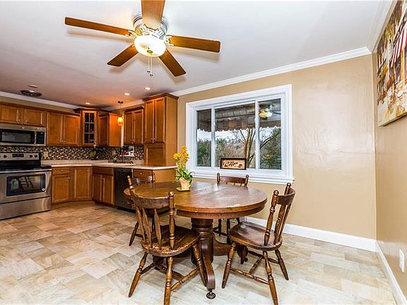 3rd image of 111 College Park Dr