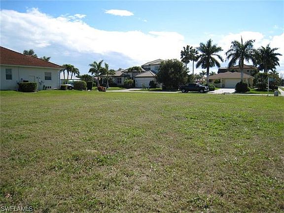 3rd image of 281 Lamplighter Dr