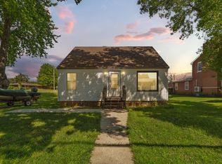100 5th St, Armstrong, IA 50514