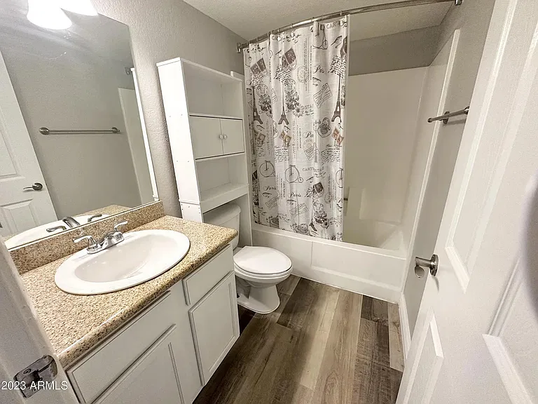 2nd Bathroom