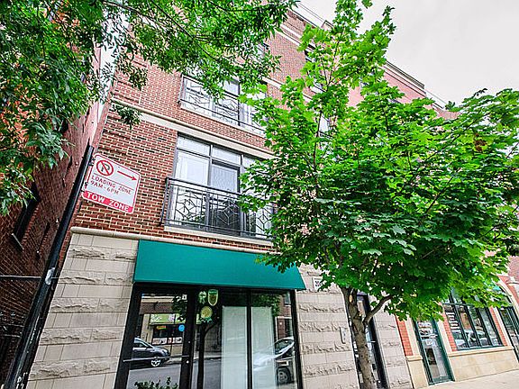 2nd image of 2049 W Belmont Ave APT 2