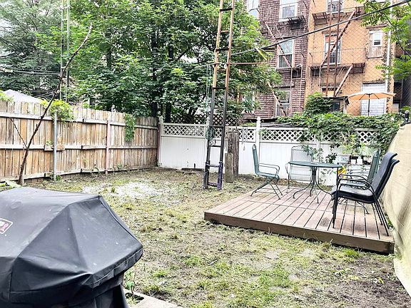 2nd image of 570 Morgan Ave APT 1R