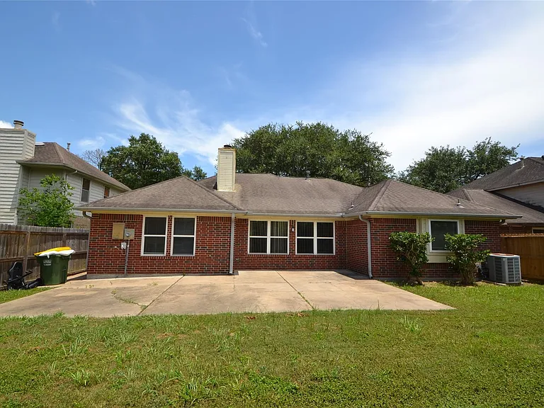 2818 Russett Pl W — Photo 22