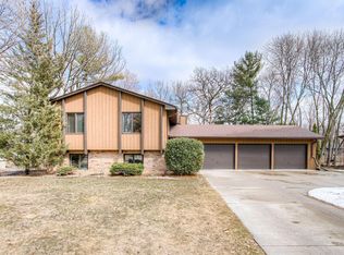 5575 W Danube Rd NE, Fridley, MN 55432