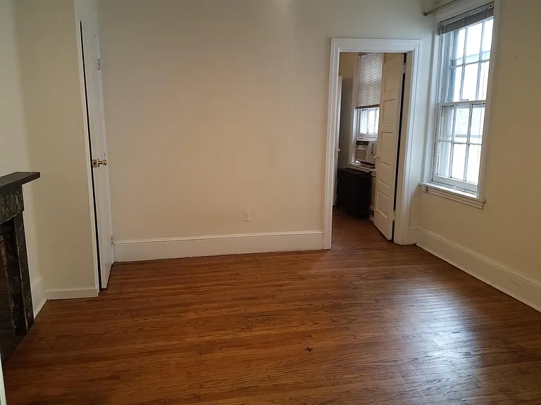 263 S 9th St #2-R — Photo 10