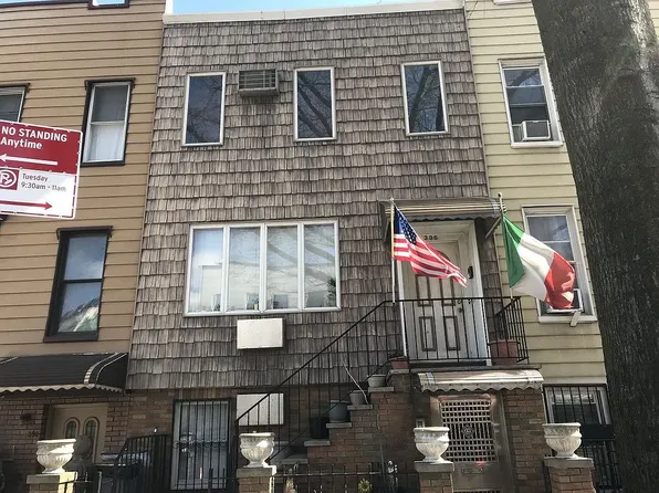 396 Graham Avenue image 1 of 31