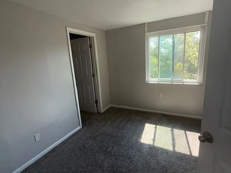 848 Riverview Ter #501 — Photo 4