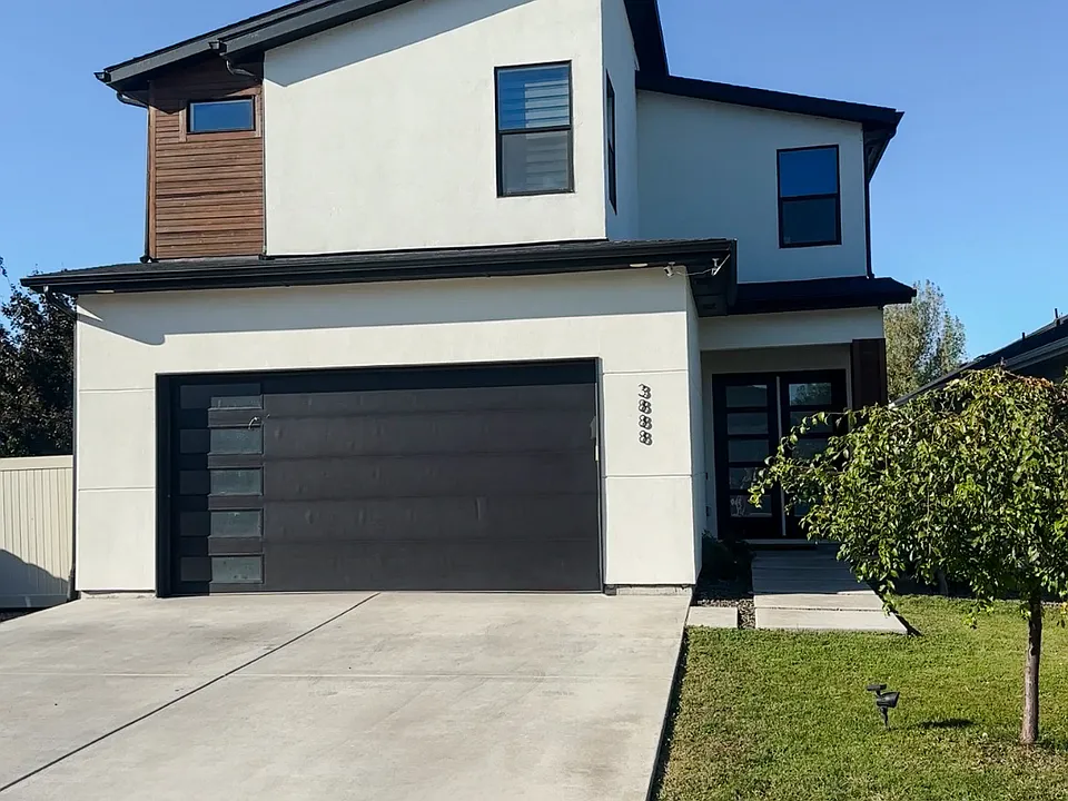 3888 W Dover Dr