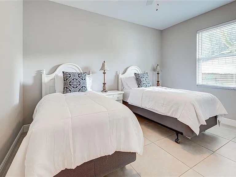 2330 Bradford St — Photo 16