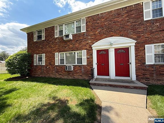 5th image of 1241 Valley Rd #2
