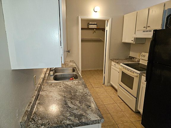 4th image of 1818 Fox Run Dr #1