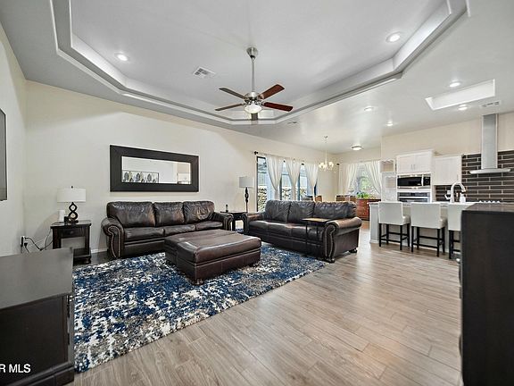 4th image of 1091 Iron Hill Ave