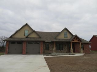 3850 Redwood Dr, Mexico, MO 65265