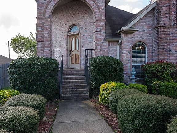 4th image of 12762 Hilltop Dr