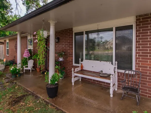 1308 N Silent Grove Rd, Springdale, AR 72762