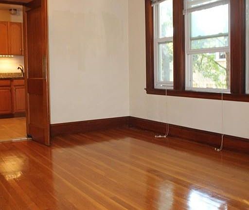 4th image of 215 Franklin St #1R