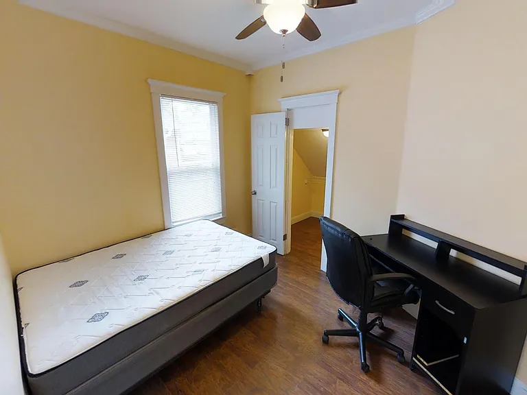 1126 E Colvin St — Photo 7
