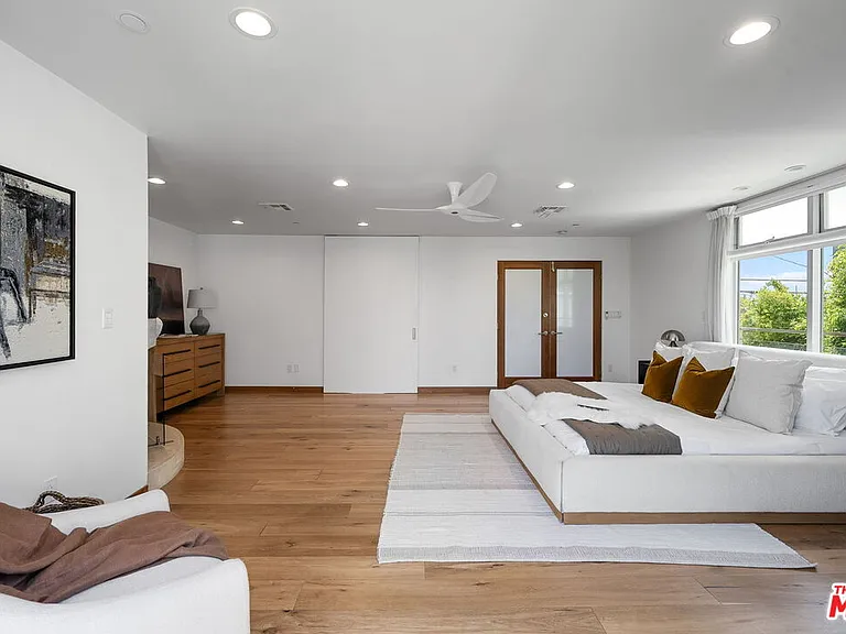 512 Brooks Ave #6 — Photo 20