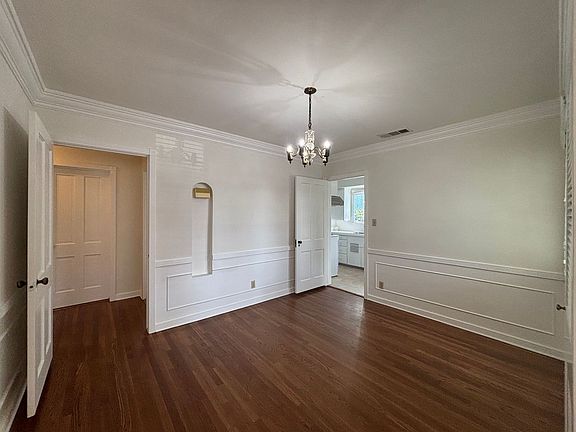 5th image of 3633 Revere Ave