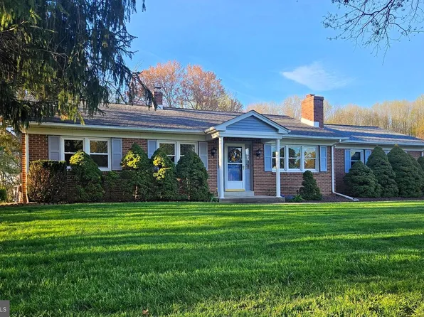 90 Canzonet Dr, Newark, DE 19702