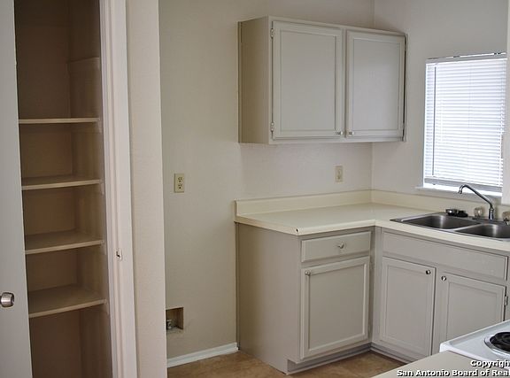 5th image of 4118 Sunrise Glade Dr