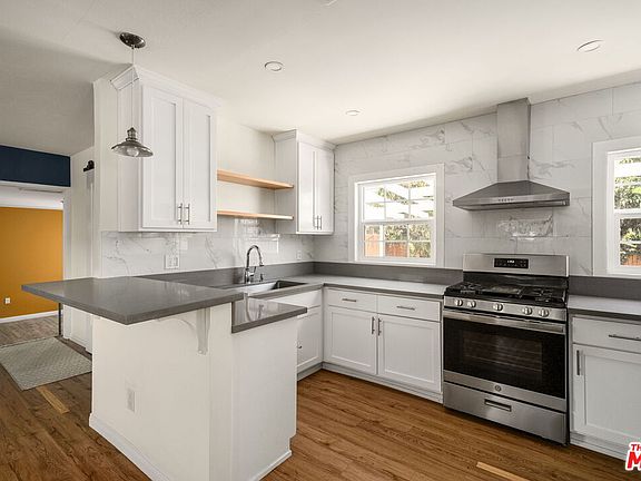 5th image of 2027 S California St