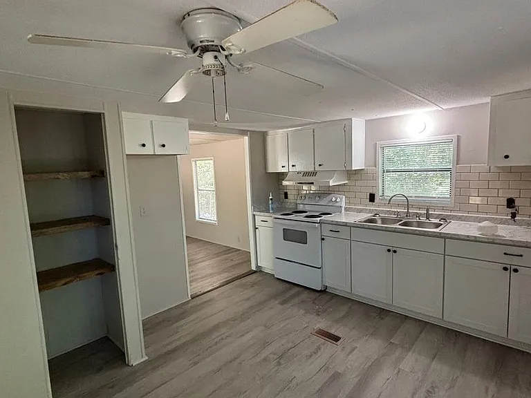 320 Dreher Rd — Photo 10