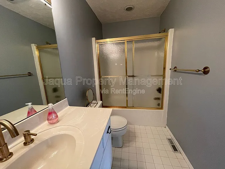 2591 Stratford Dr — Photo 7