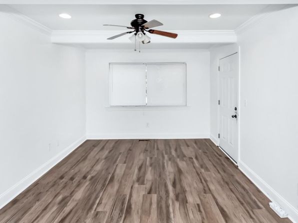 1401 McCullough Ave NE APT 8