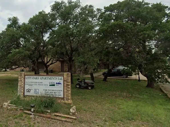 301 N Winters Furr St #301, Johnson City, TX 78636