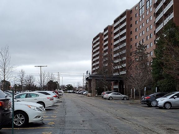 3rd image of 21 Kristin Dr Unit 627
