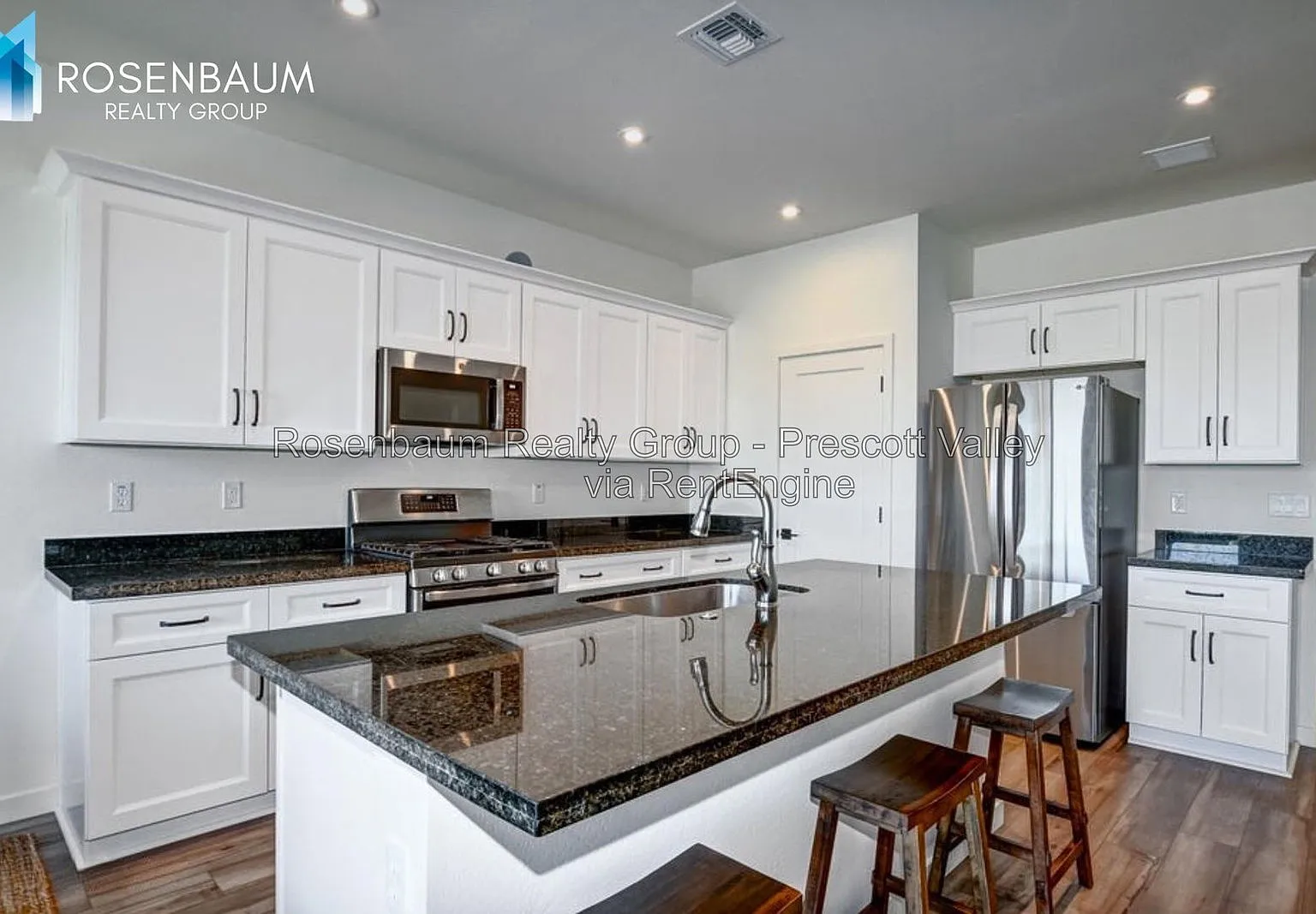 2 bed, 2.0 bath, 1329 sqft, $2,500 — Photo 3