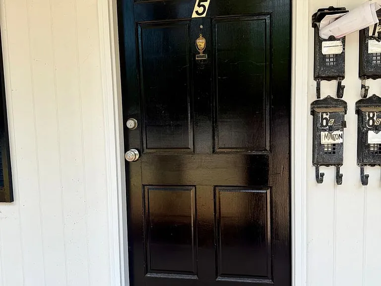284 Bloomfield St — Photo 5