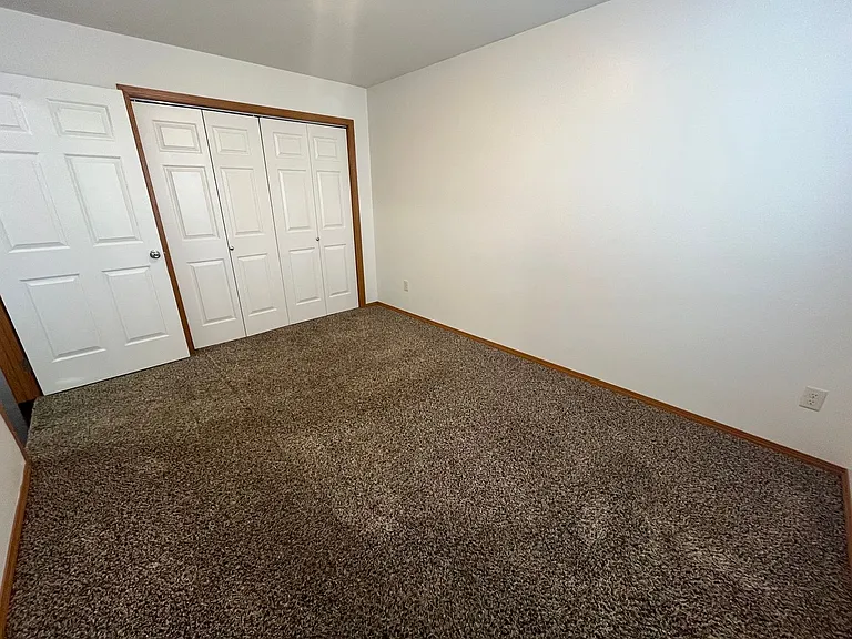 513 16th Ave NE #6 — Photo 6
