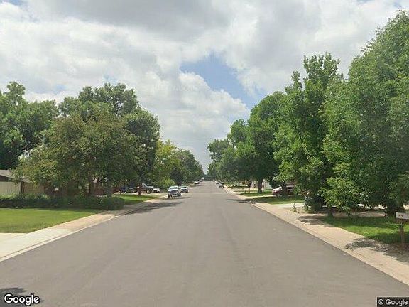 Exterior Neighborhood (street photo)