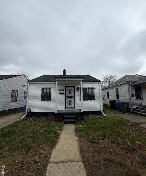 3887 Moore Ave — Photo 2