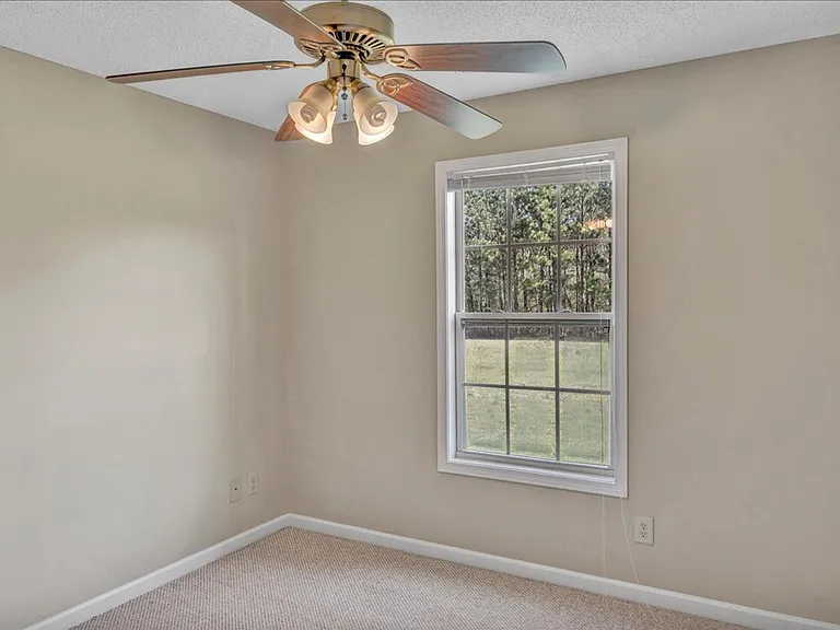 331 Amanda Dr — Photo 14