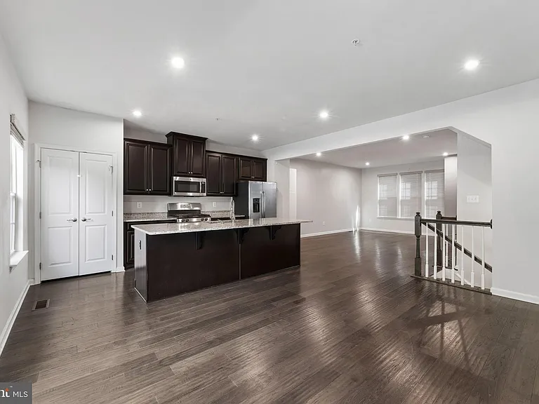 2720 Fredericksburg Rd — Photo 11