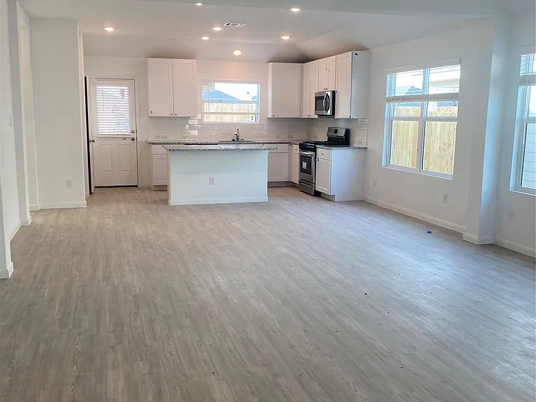9052 Rancher Trl — Photo 3