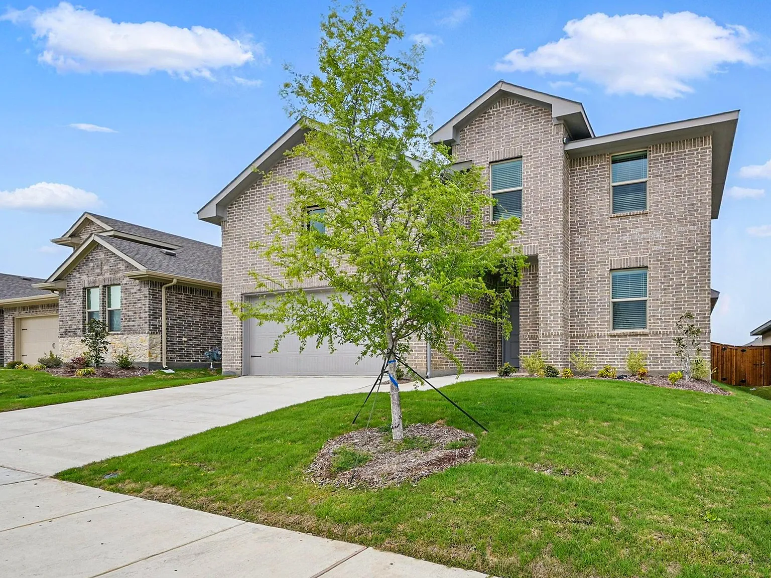 4 bed, 2306 sqft, $2,300 — Photo 3