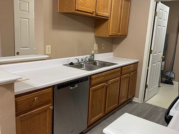 5th image of 10272 Crossbow Ct APT 11