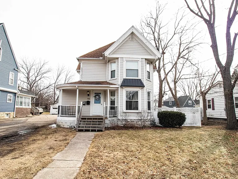 718 Milton Ave — Photo 1