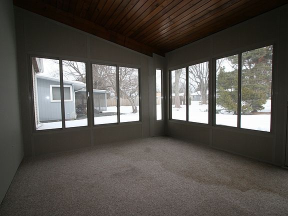 2nd image of 3024 Asbury St