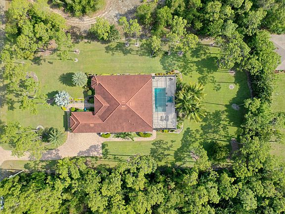 4th image of 24642 Amarillo St