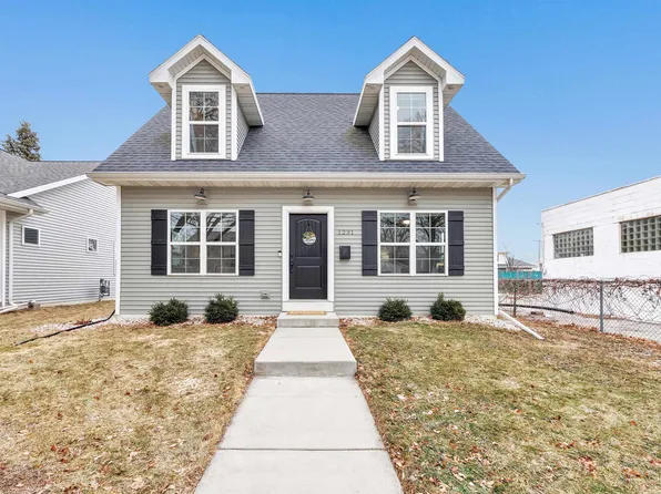 1231 S Greenwood Ave, Green Bay, WI 54304