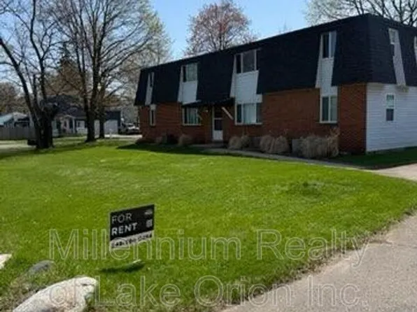 80 Myron St APT 1, Ortonville, MI 48462